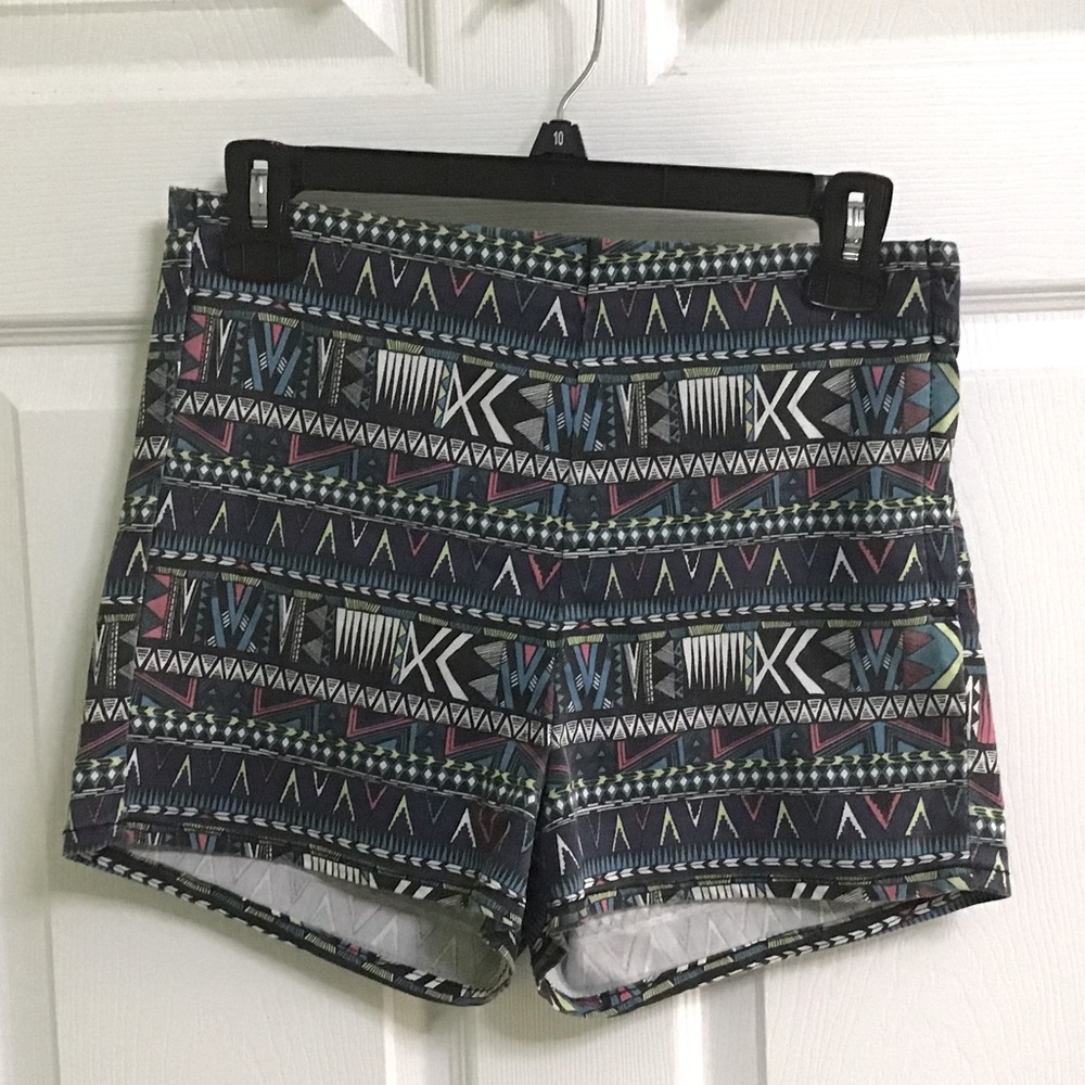 Divided H&M Women’s Shorts Multi Color Zipper Closure Travel Vacation Boho Sz 10